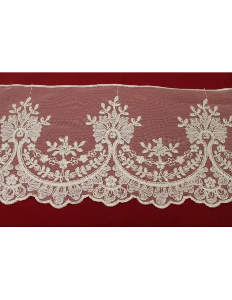 PIZZO TULLE RICAMATO CON PIETRE 20 CM KB9454-20